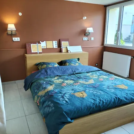 L'echappee Comtoise 2 Etoiles Apartmán *